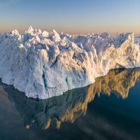 Iceberg-Reflection&copy;Florian-Ledoux-500x500_1